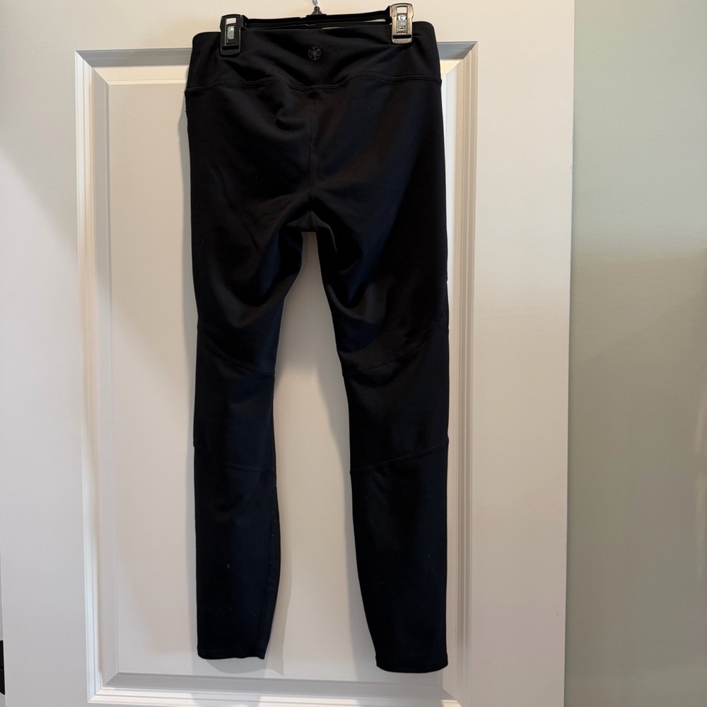 Gaiam Yoga Black Leggings with Mesh Details - Picture 4 of 4